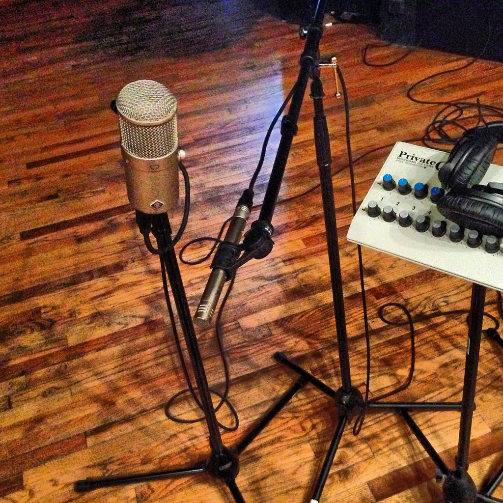 pearl-sound-studios-live-room-mics.jpg